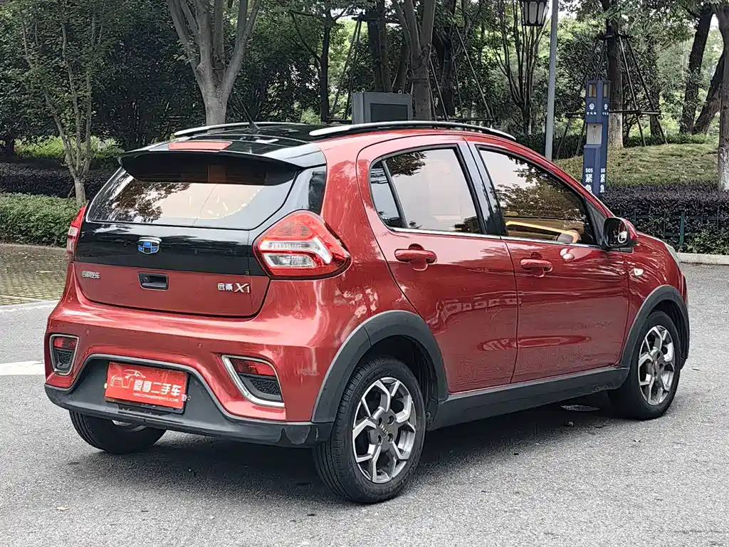 Geely Vision X1 2017 — фото 13
