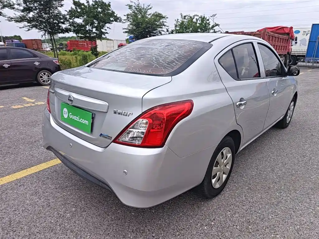 Nissan Sunny 2015 — фото 7