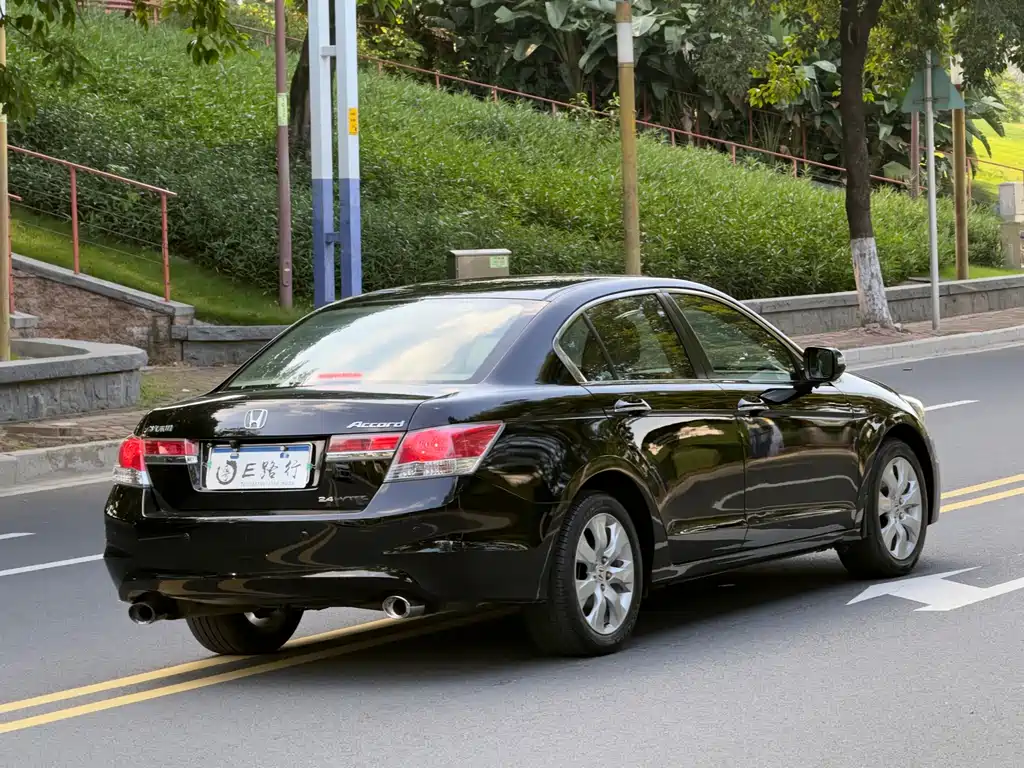 Honda Accord 2011 — фото 27