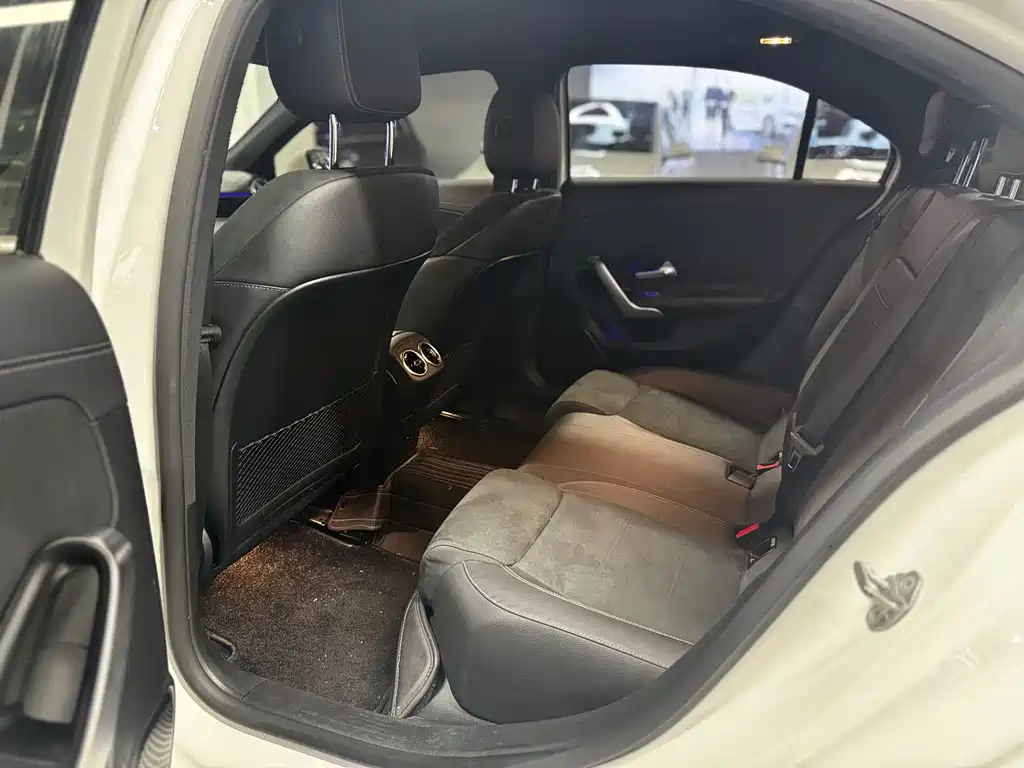 Mercedes-Benz A-Class 2022 — фото 13
