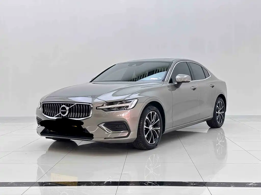 Volvo S60 2022 — фото 1