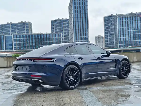 Porsche Panamera 2021