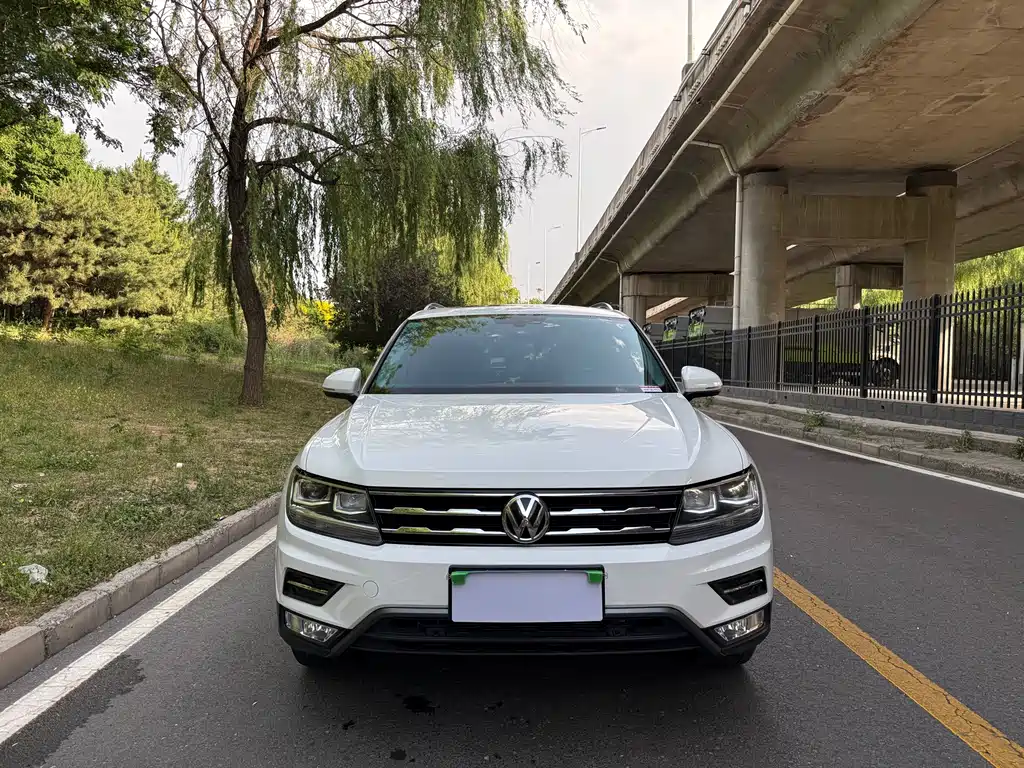 Volkswagen Tiguan L 2020 — фото 2