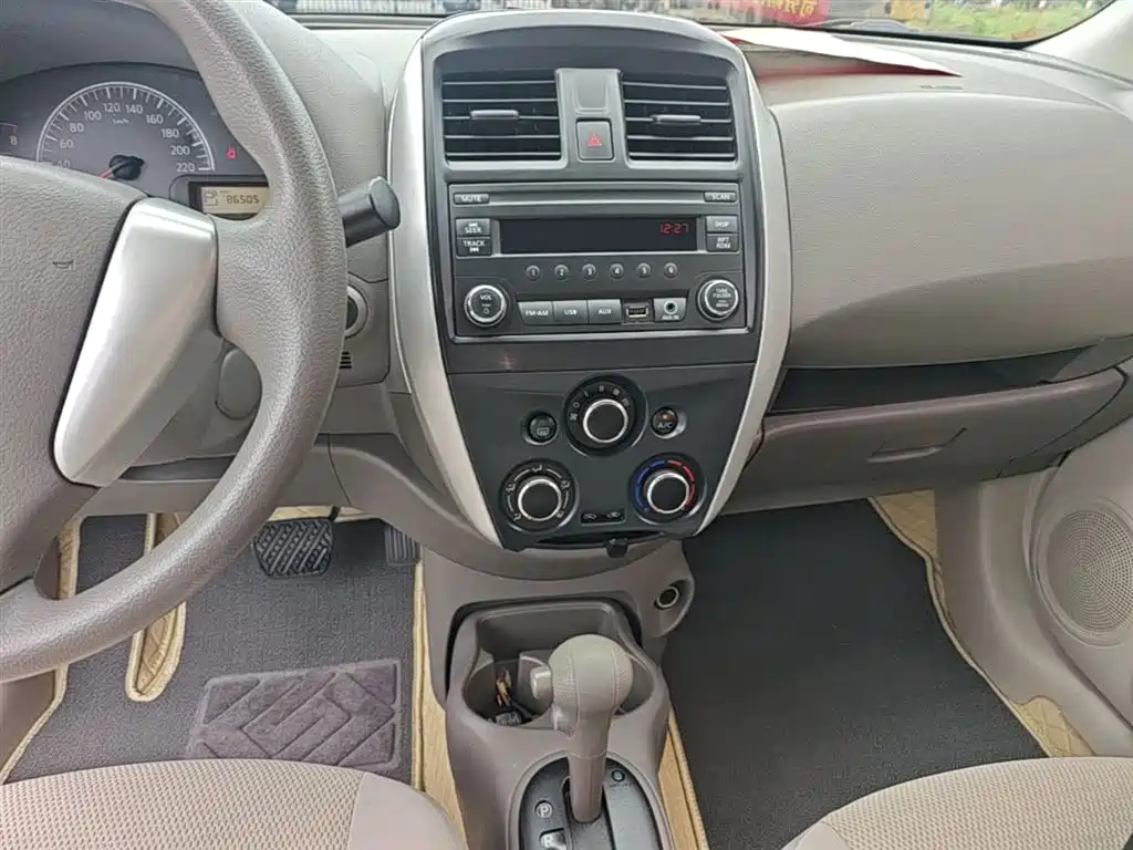 Nissan Sunny 2015 — фото 13