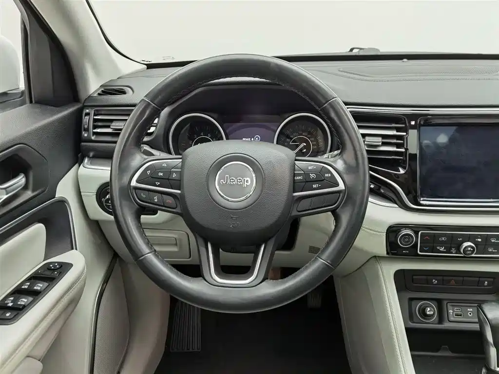 Jeep Grand Commander 2018 — фото 11