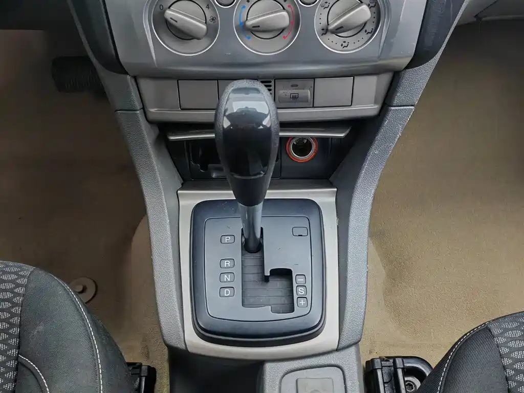 Ford Focus 2014 — фото 13