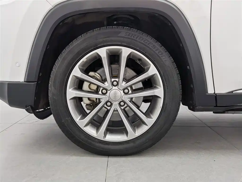 Jeep Grand Commander 2018 — фото 17