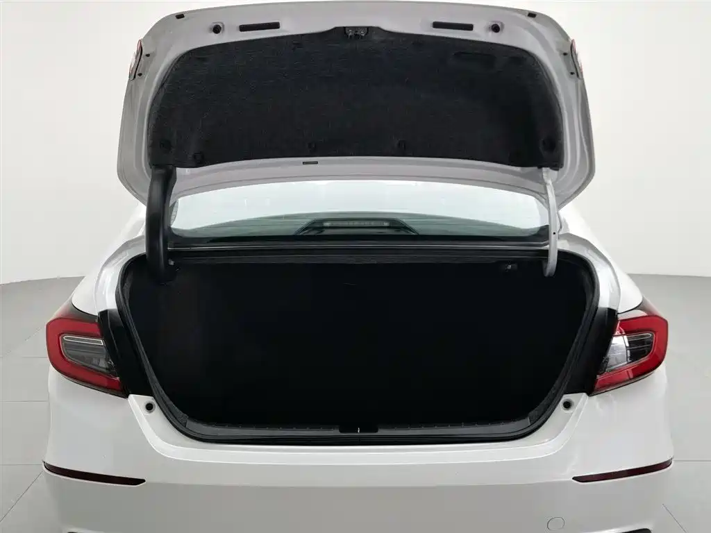 Honda Accord 2022 — фото 16