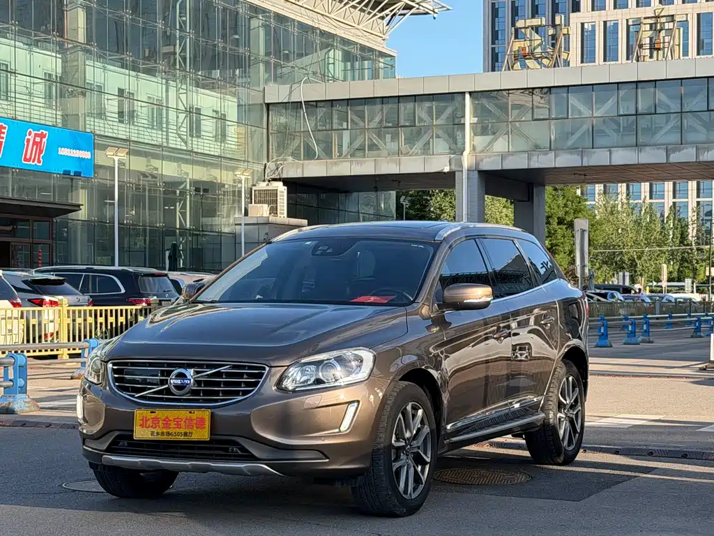 Volvo XC60 2017 — фото 1