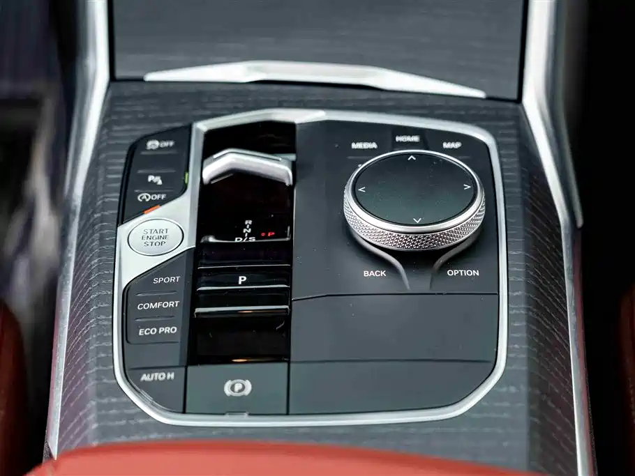 BMW 3 Series 2025 — фото 14