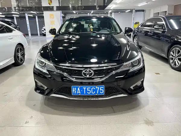 Toyota Reiz 2013