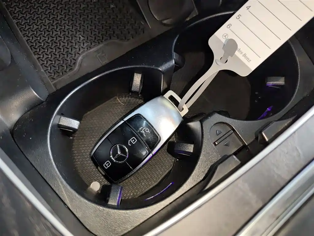 Mercedes-Benz E-Class 2020 — фото 17
