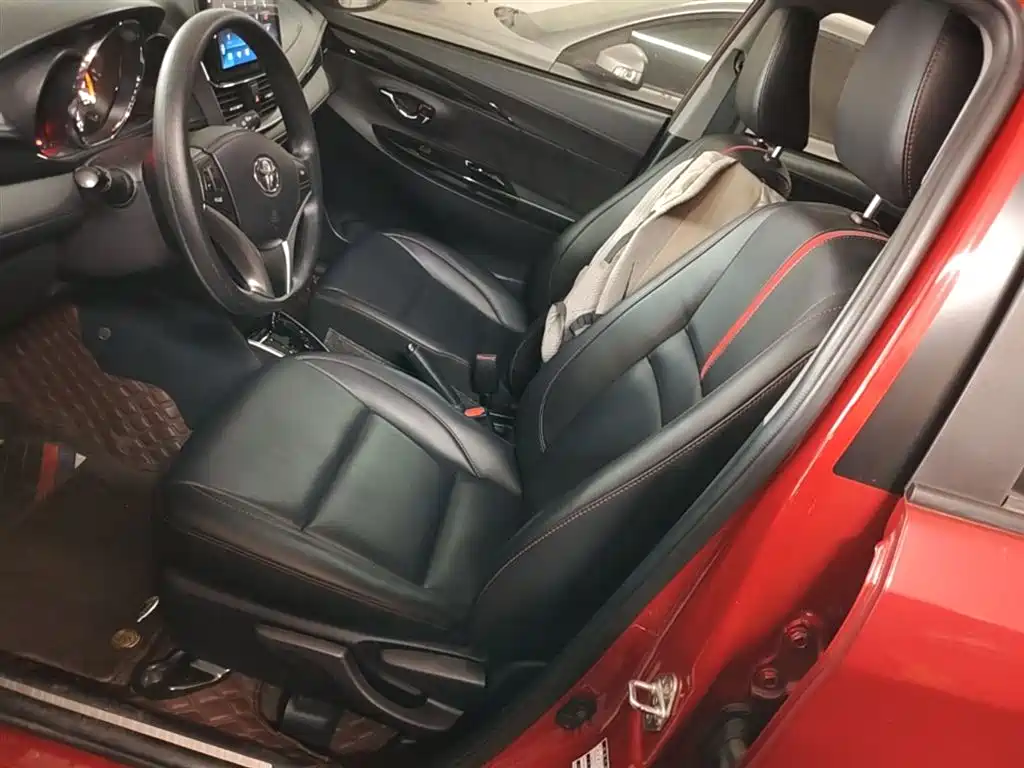 Toyota Yaris L 2022 — фото 15