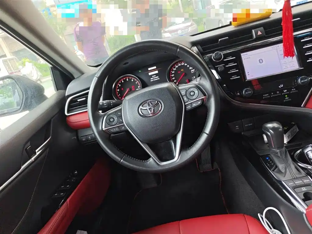 Toyota Camry 2018 — фото 3