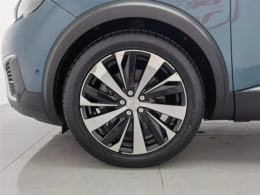 Peugeot 5008 2017 — фото 17