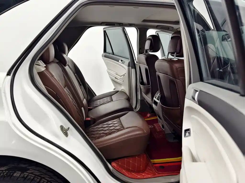 Mercedes-Benz M-Class 2011 — фото 16