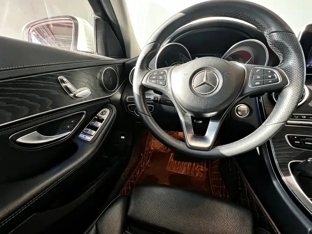 Mercedes-Benz C-Class 2017 — фото 10