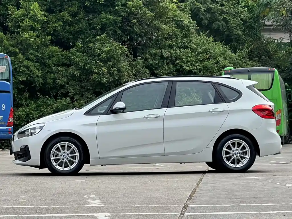 BMW 2 Series Active Tourer 2019 — фото 15