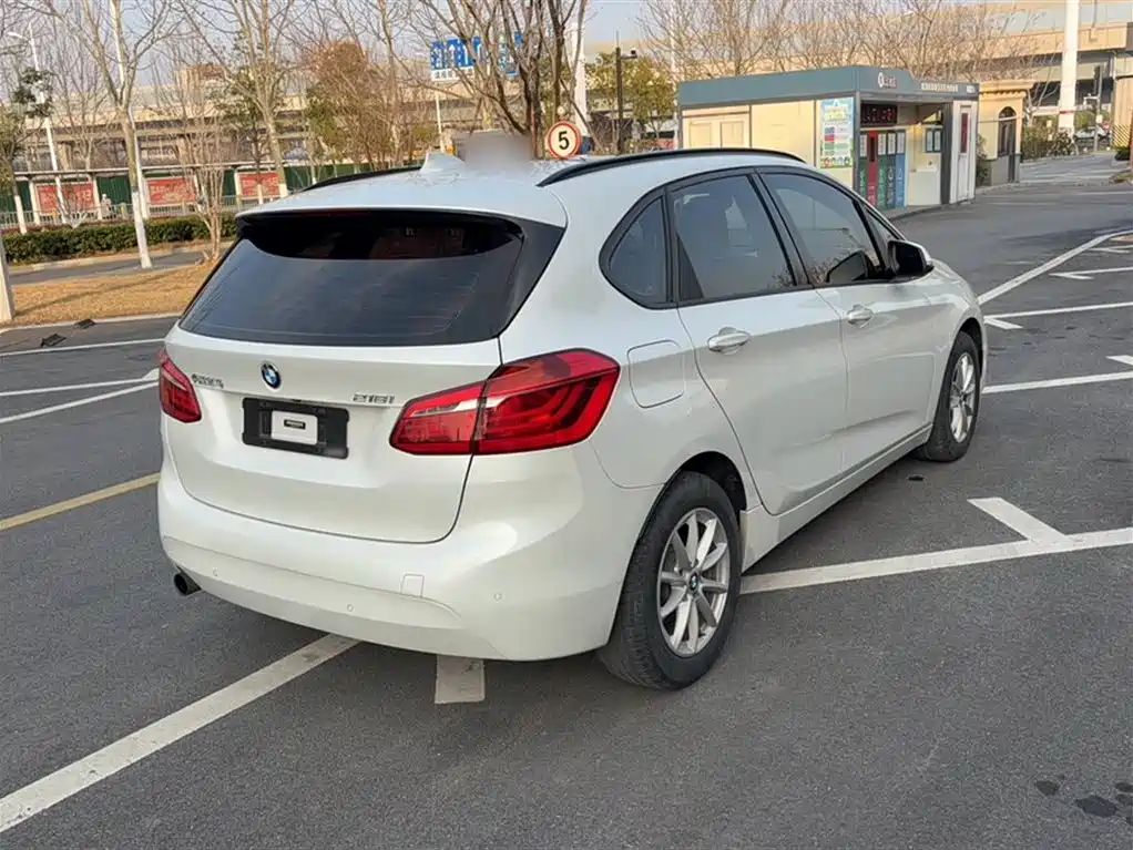 BMW 2 Series Active Tourer 2017 — фото 23