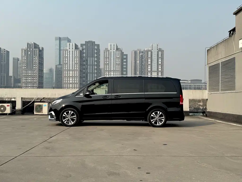Mercedes-Benz V-Class 2020 — фото 14