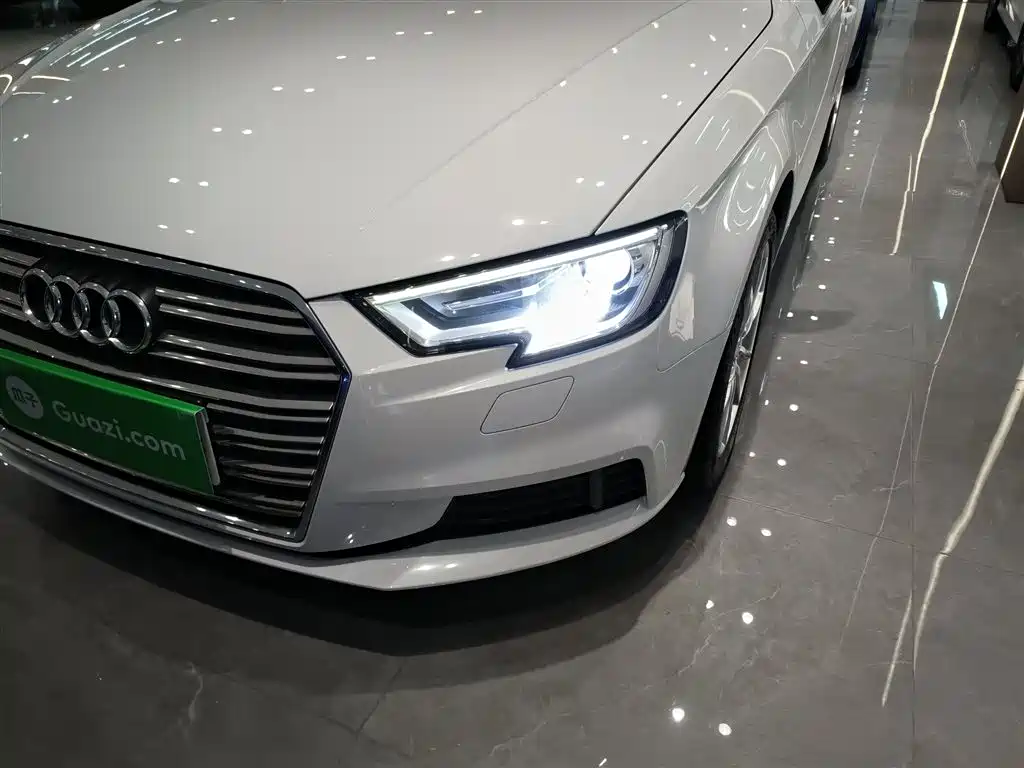 Audi A3 2018 — фото 18
