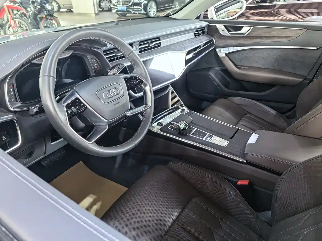 Audi A7L 2023 — фото 3