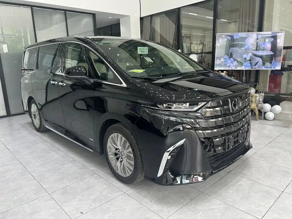 Toyota Alphard — фото 10
