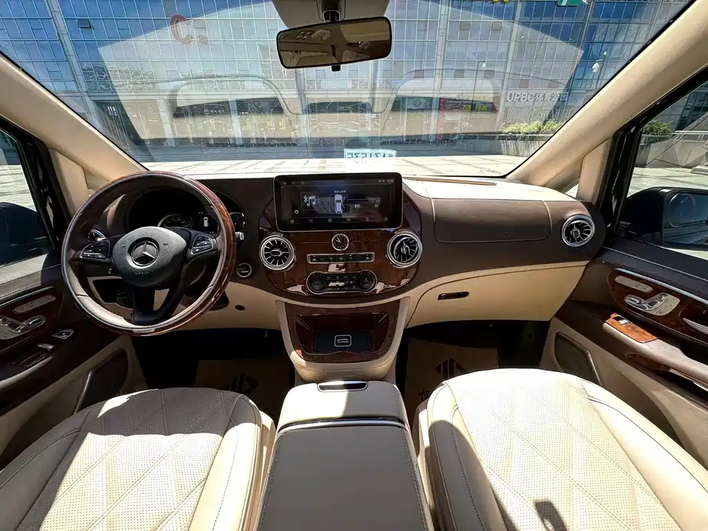 Mercedes-Benz Vito 2023 — фото 12