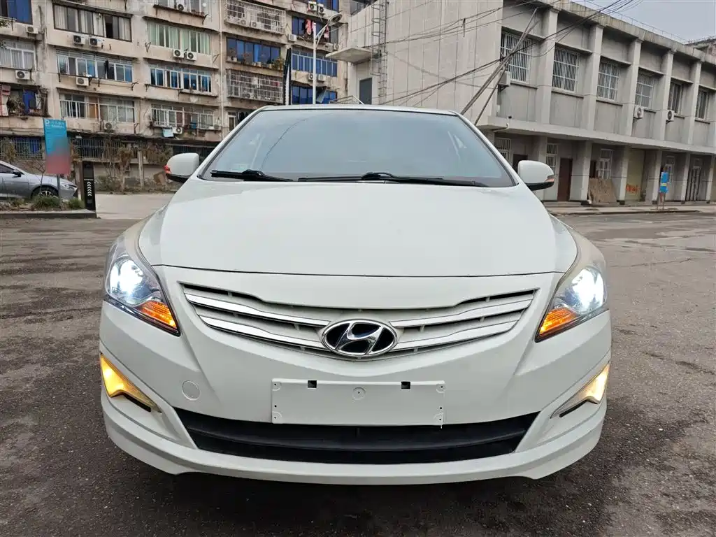Hyundai Verna 2016 — фото 3