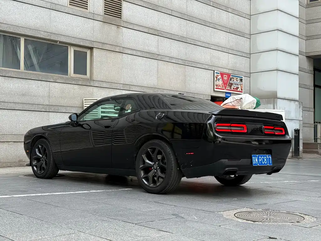 Dodge  2017 — фото 4