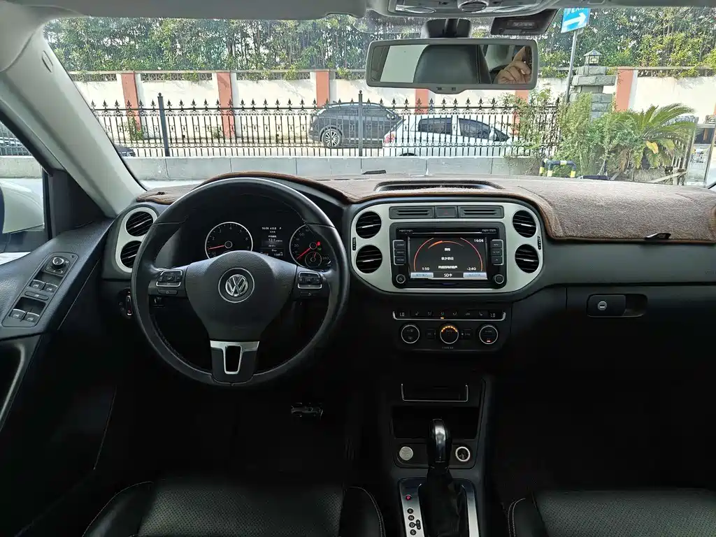 Volkswagen Tiguan 2016 — фото 12