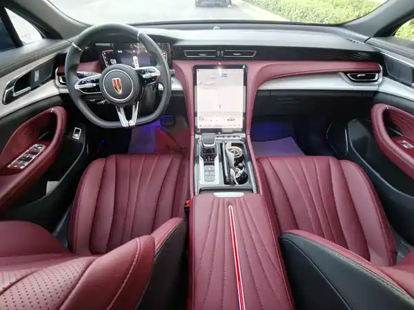 Hongqi H5 2025
