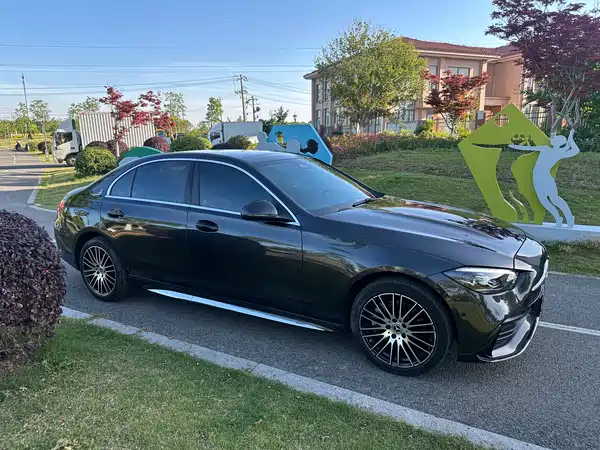 Mercedes-Benz C-Class 2024