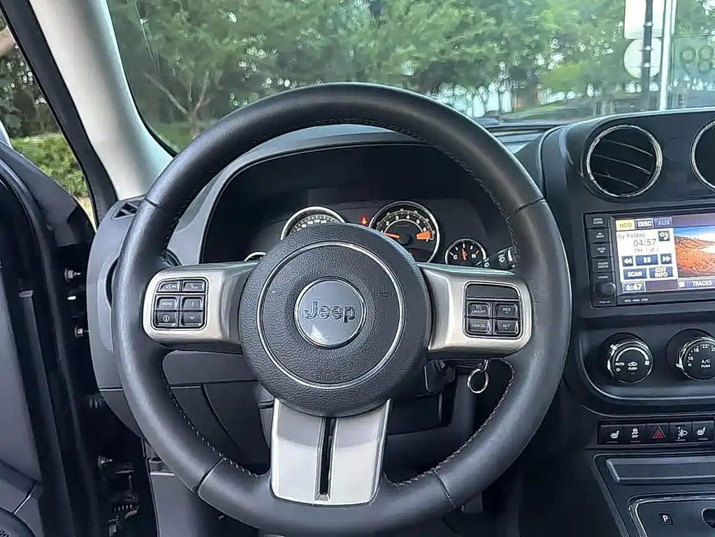 Jeep Freelancer 2014 — фото 15