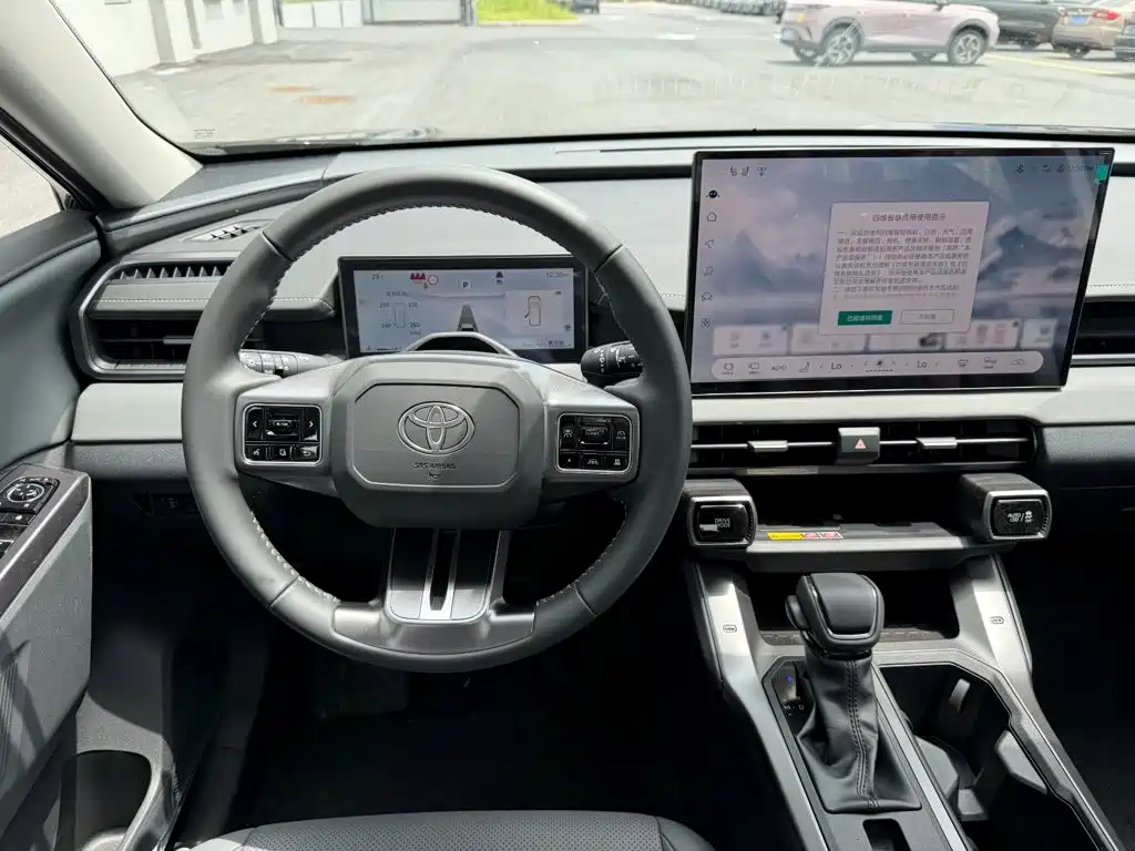 Toyota RAV4 2026 — фото 10
