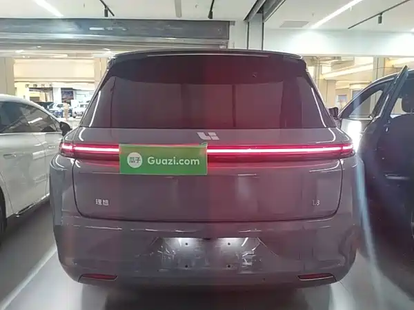 Li Auto L8 2025