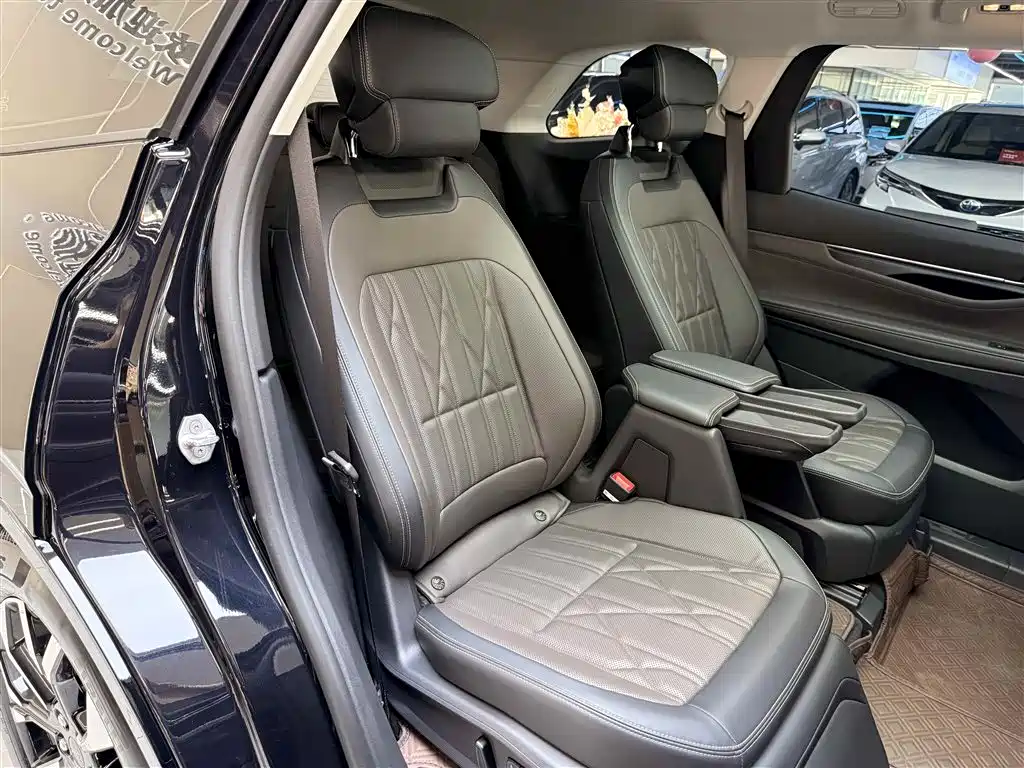 Ford Edge 2025 — фото 15