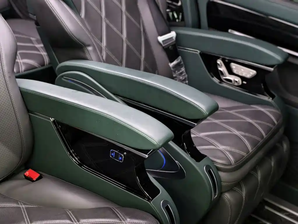 Mercedes-Benz Vito 2023 — фото 17