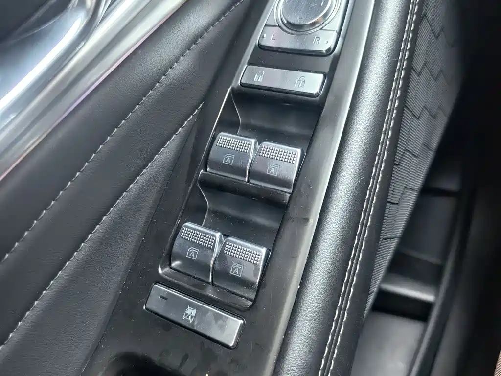 GAC Motor Trumpchi GS8 2023 — фото 11