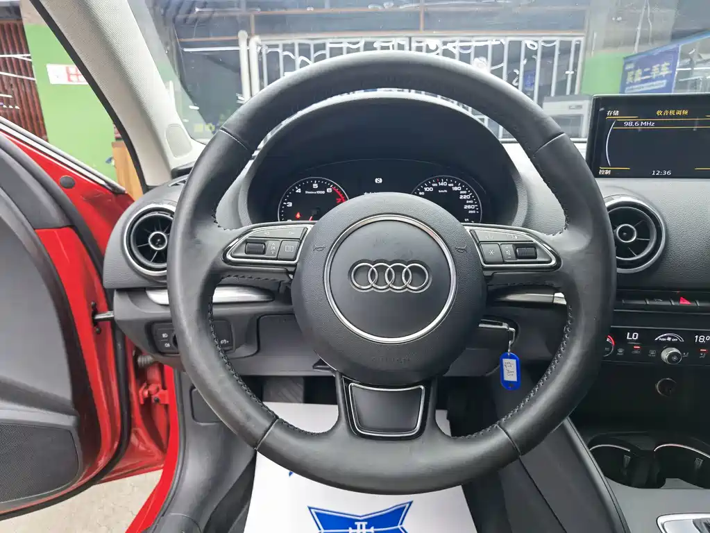 Audi A3 2017 — фото 10