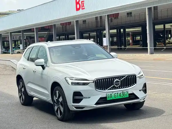 Volvo XC60 Plug-In Hybrid 2025