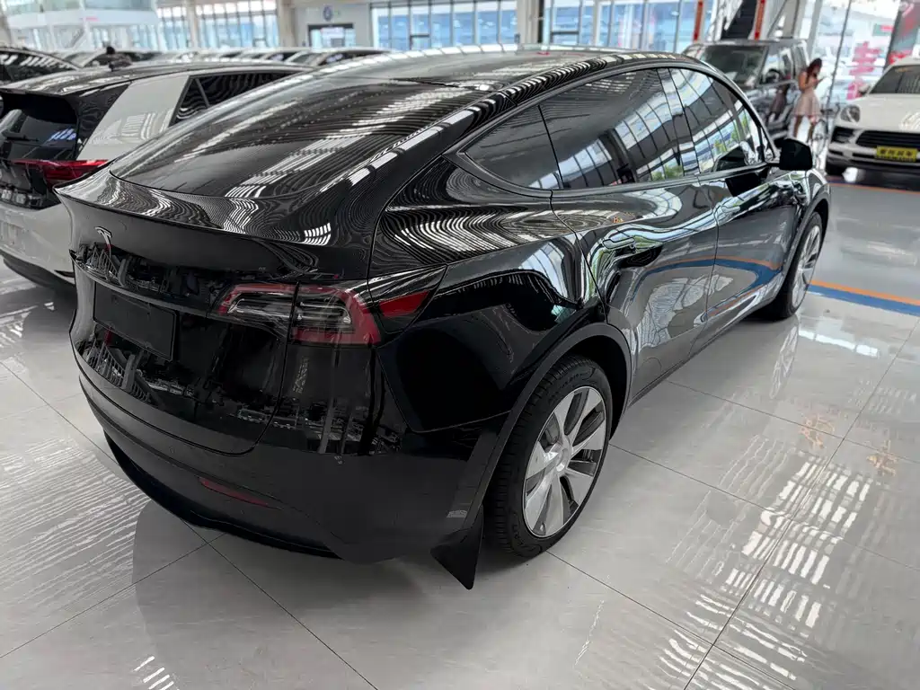 Tesla Model Y 2022 — фото 14