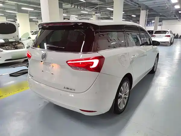 Buick GL6 2020