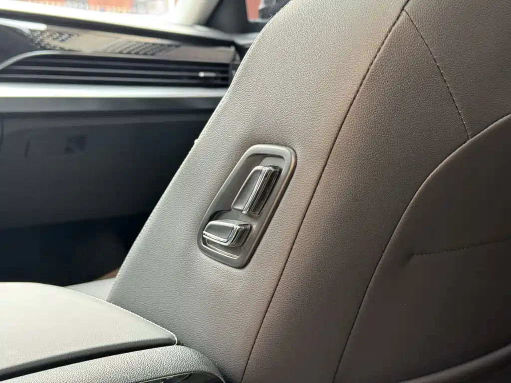 Volkswagen Passat 2023 — фото 17