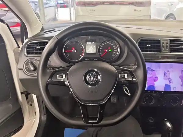 Volkswagen Polo 2016