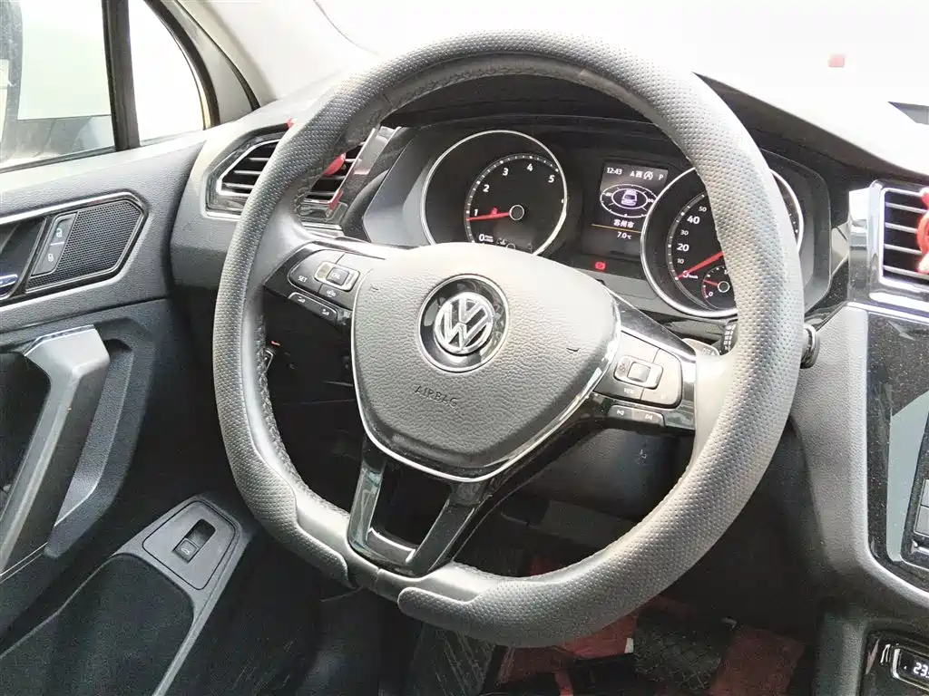 Volkswagen Tiguan L 2019 — фото 7