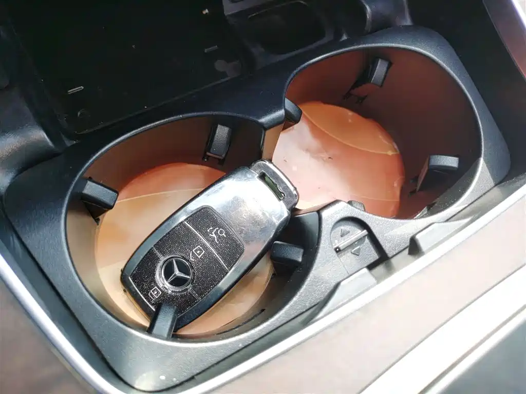 Mercedes-Benz E-Class 2020 — фото 9