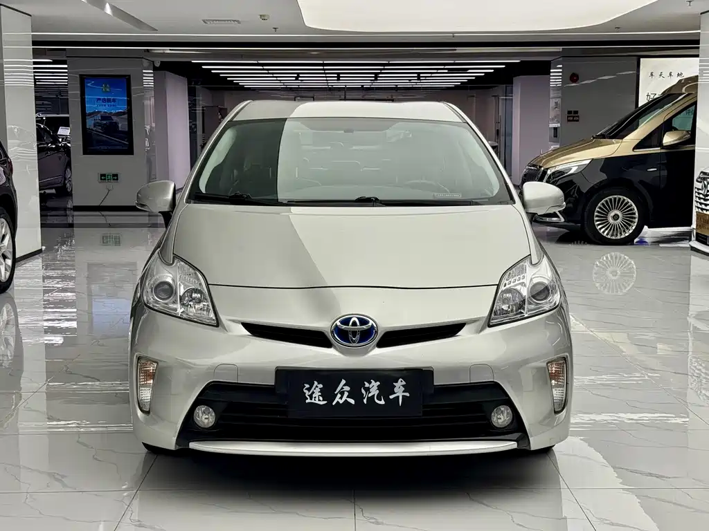 Toyota Prius 2012 — фото 2