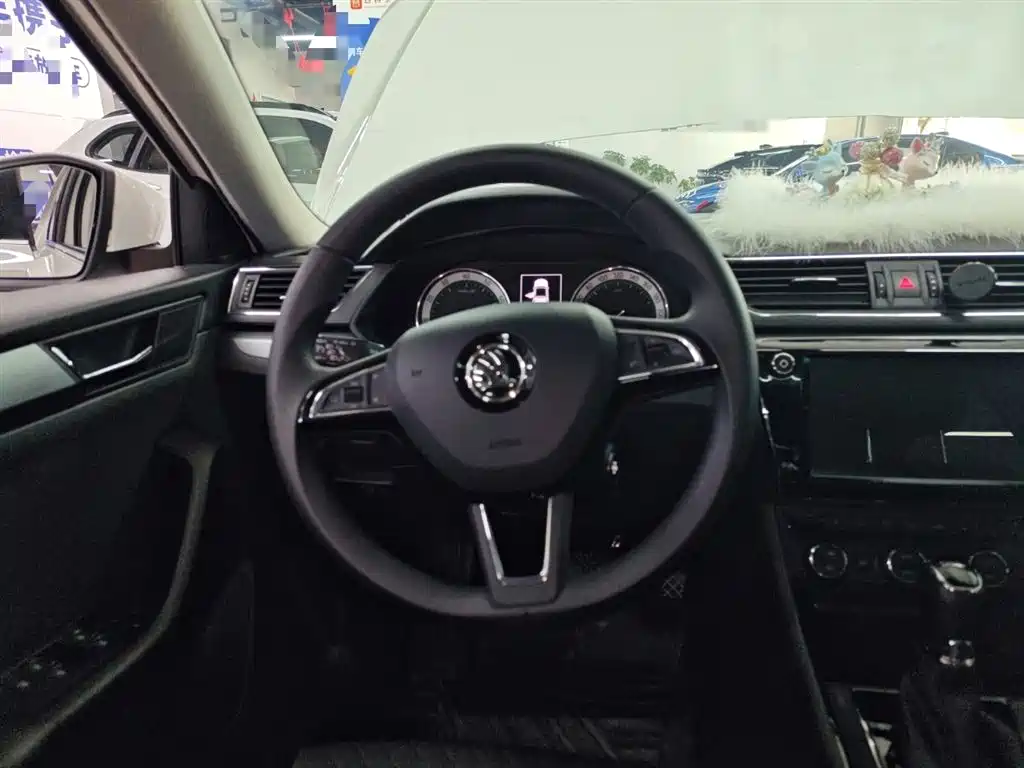 Skoda Superb 2019 — фото 3