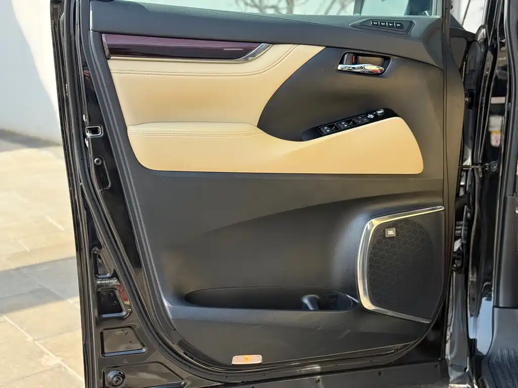 Toyota Alphard 2016 — фото 7